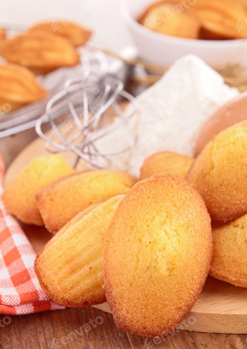 Preview: Madeleine With Ingredients
