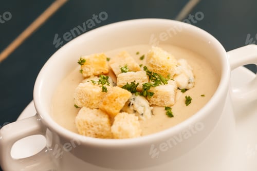 Preview: Cream Soup With Croutons