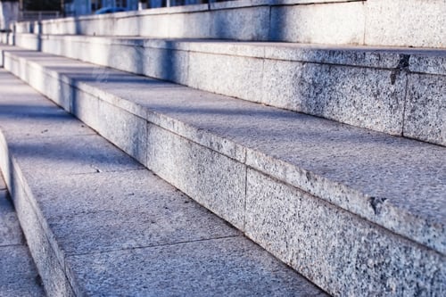 Preview: Sunny Day Column Of The Building