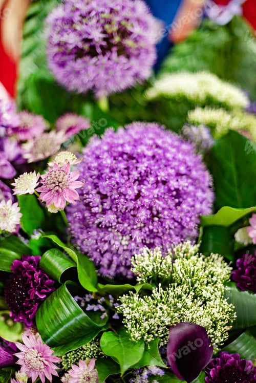 Preview: Nice Bouquet In The Hands