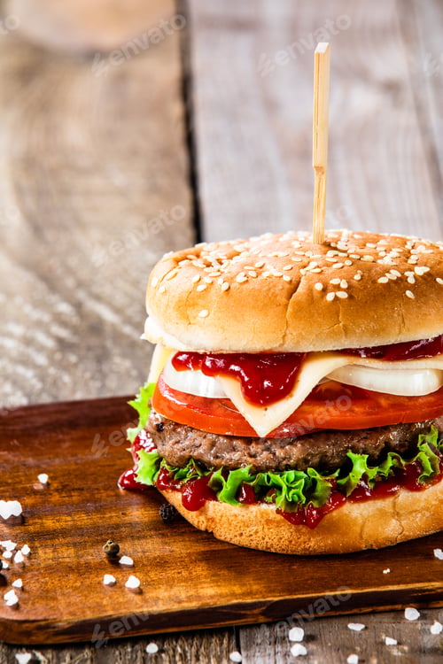 Preview: Tasty Burger On Cutting Boarrd