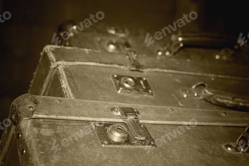 Preview: Retro Vintage Suitcases