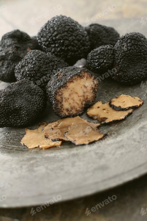 Preview: Preparing Fresh Black Truffle