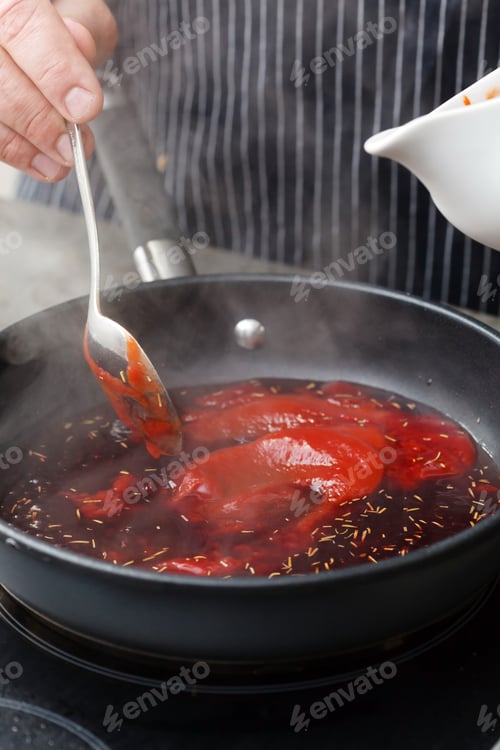 Preview: Chef Making Sauce