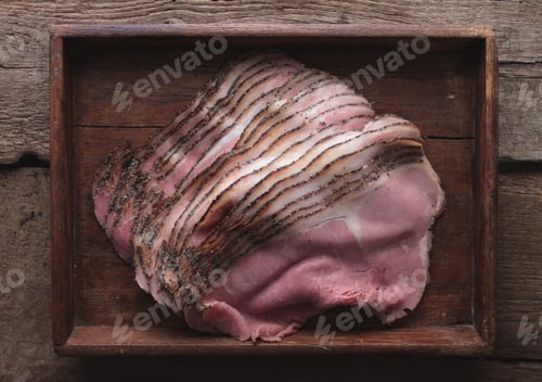 Preview: Fresh Sliced Beef Pastrami In Wooden Tray