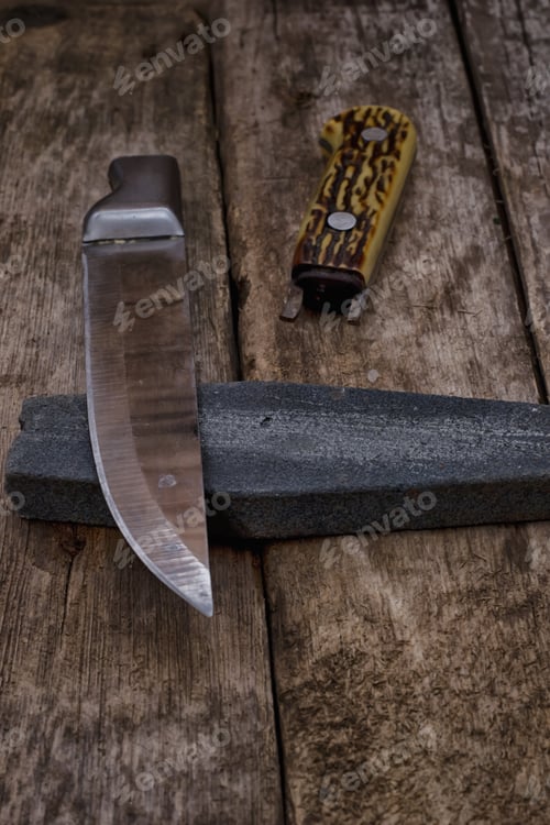 Preview: Old Knife With The Broken Off Pen