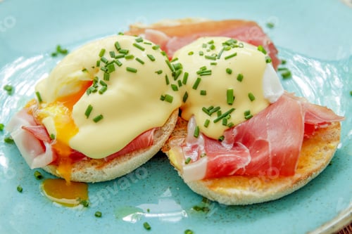 Preview: Eggs Benedict Breakfast