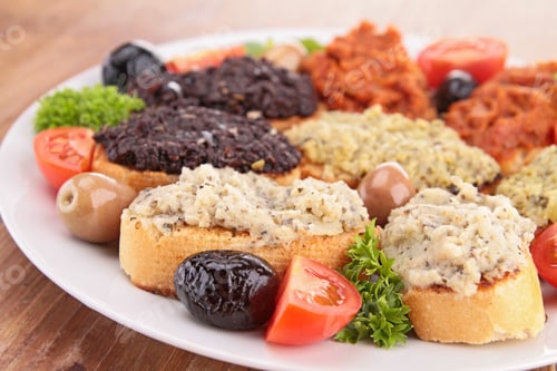Preview: Canape With Olive Tapenade