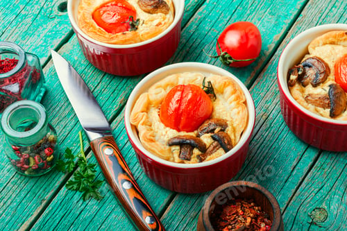 Preview: Appetizing Garlic Tart With Tomato,Mushrooms And Feta Cheese