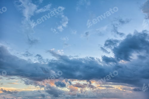 Preview: Beautiful Sunrise With Clouds In The Indian Ocean