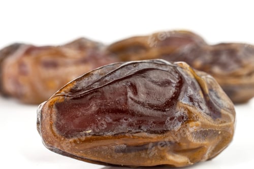 Preview: Lot Of Whole Dry Brown Date Fruit Isolated On White Background