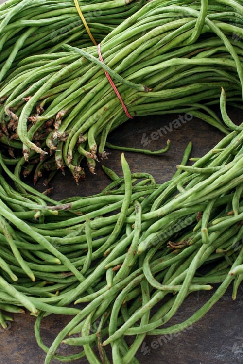 Preview: Raw Yard Beans