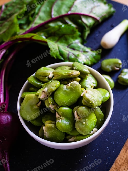 Preview: Broad Beans With Beetroots, Feta Cheese, Garlic And Onion