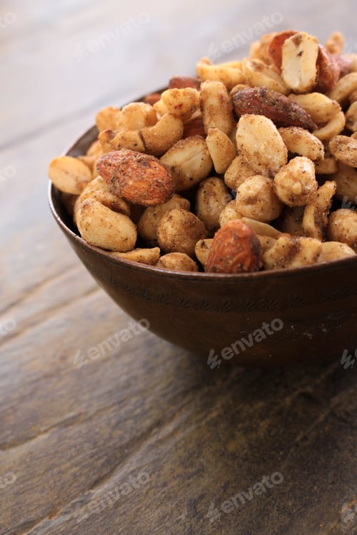 Preview: Roasted Harissa Nut Snack Selection In Dish