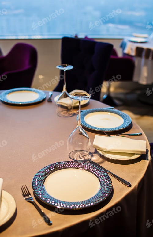 Preview: Set In Restaurant