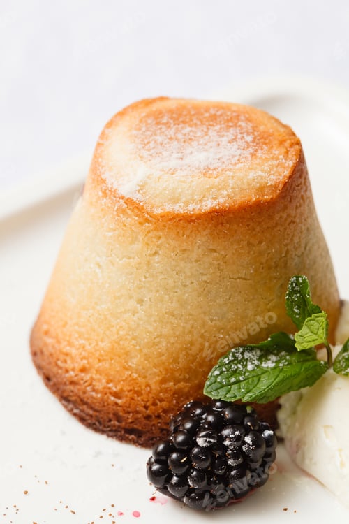 Preview: Cake With Blackberries