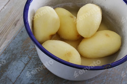 Preview: Washed And Peeled Potatoes