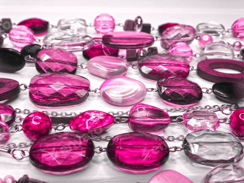 Preview: Jewelry Background Fashion Beads Necklace With Bright Crystals