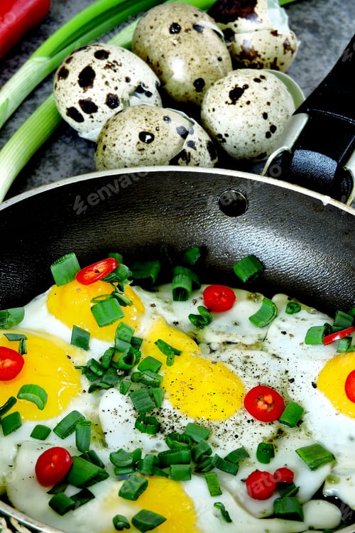 Preview: Fried Quail Eggs. Chili And Greens. Ketolanch. Ketodite.