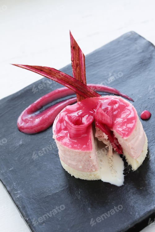 Vista previa: Postre de mousse de ruibarbo y natillas