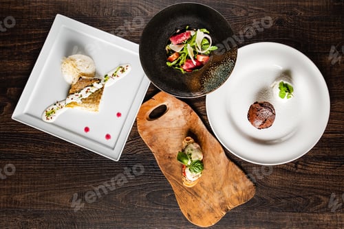 Preview: Dinner In The Restaurant