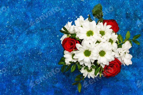 Preview: A Bouquet Of Fresh Flowers In Glass Vase. Valentine'S Day Or Wedding Concept. Navy Blue Nautical