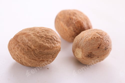 Preview: Whole Nutmeg Spice In Dish