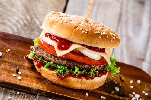 Preview: Tasty Burger On Cutting Boarrd