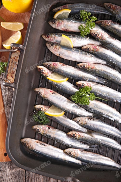 Preview: Small Raw Fish