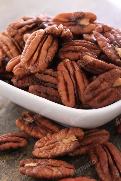 Preview: Healthy Pecan Nut Halves In White Dish