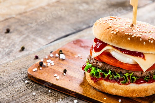 Preview: Tasty Burger On Cutting Boarrd