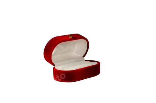 Preview: Red Velvet Jewelry Box Isolated On White Background