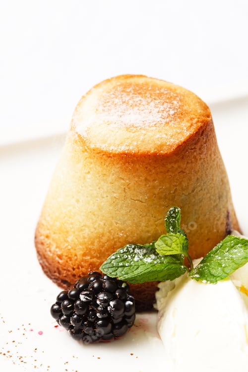 Preview: Cake With Blackberries