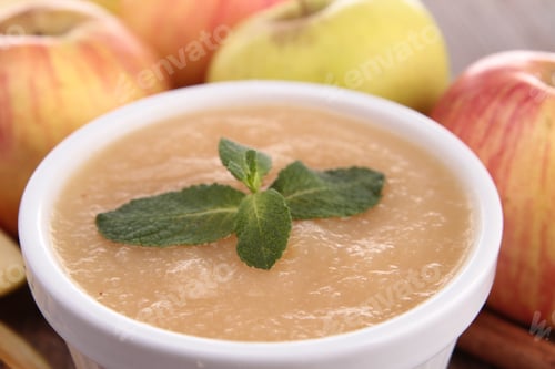 Preview: Apple Sauce And Ingredients