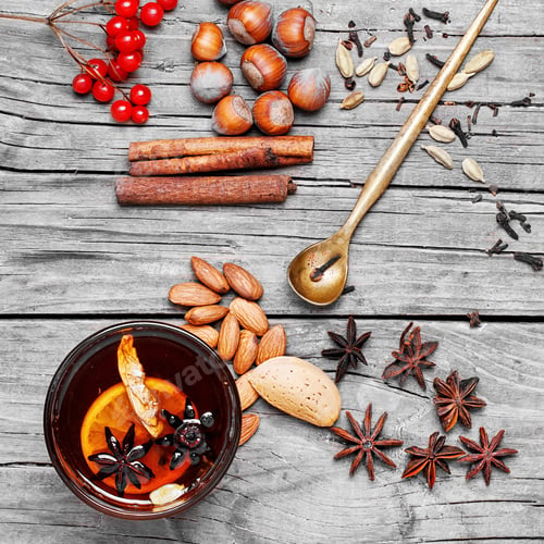 Preview: Glass Of Mulled Wine And Spice Rack For Beverage