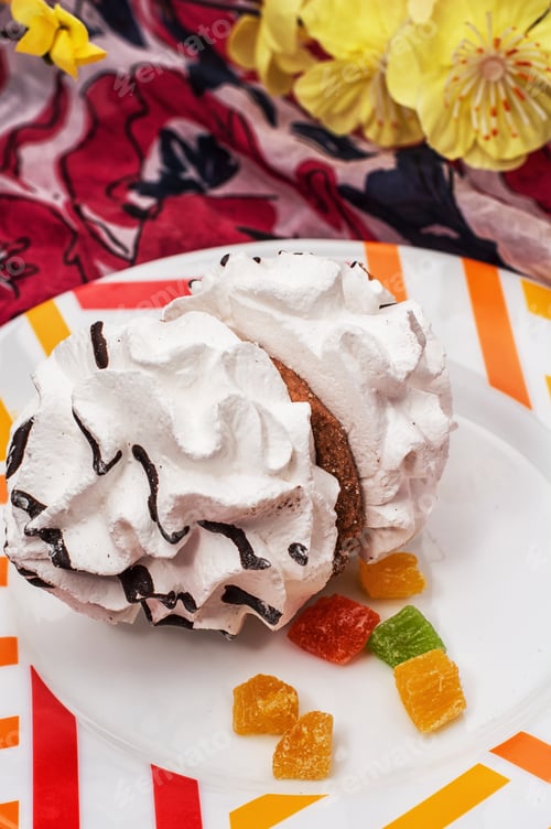 Preview: Meringue-Delicious Essert