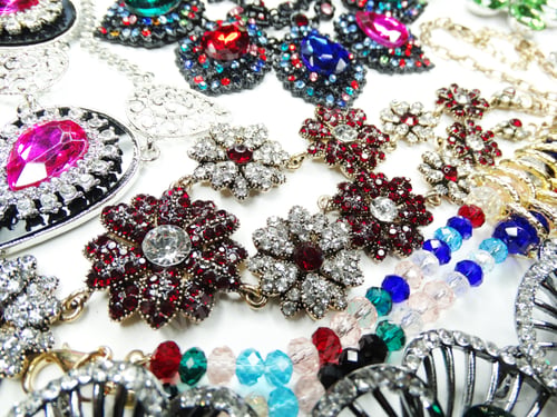 Preview: Jewelry As Fashion Background Necklace With Bright Crystals Set