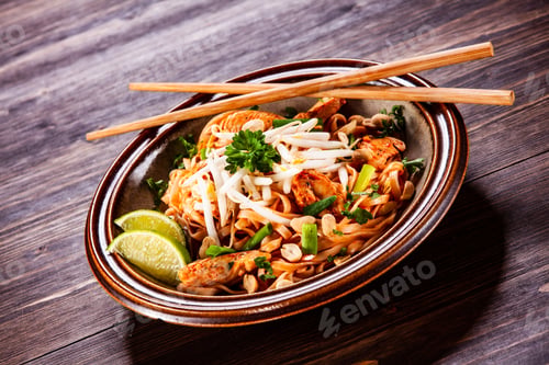 Preview: Pad Thai - Grilled Meat And Noodles