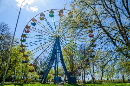 Preview: Ferris Wheel In City Park In Kremenchug, Ukraine