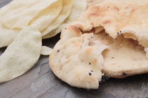 Preview: Indian Naan Bread And Poppadum