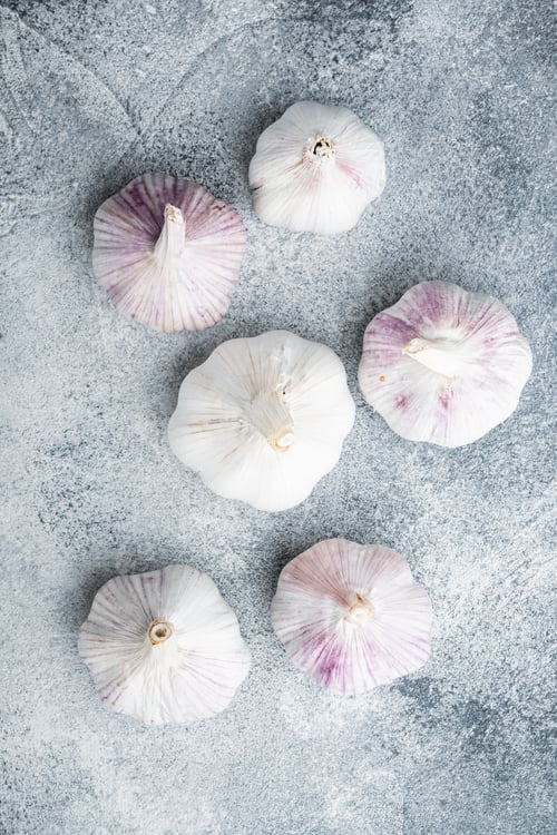 Preview: Garlic Cloves And Bulb Set, On Gray Background, Top View Flat Lay