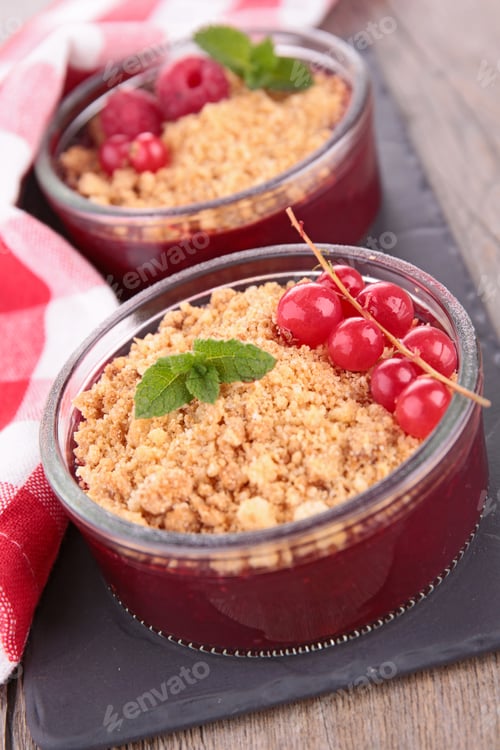 Preview: Berry Crumble