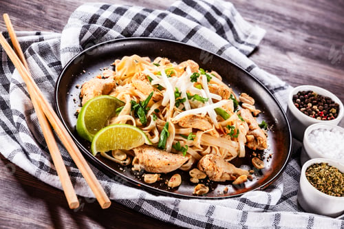 Preview: Pad Thai - Grilled Meat And Noodles