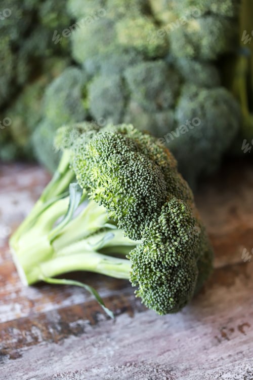 Preview: Raw Broccoli Heads. Raw Broccoli. Harvest Broccoli. Selective Focus. Macro.