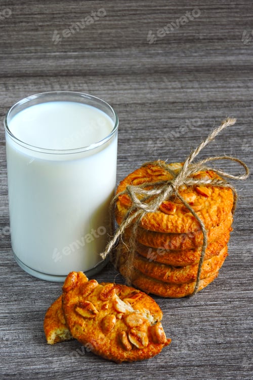 Preview: Peanut Biscuits With Milk