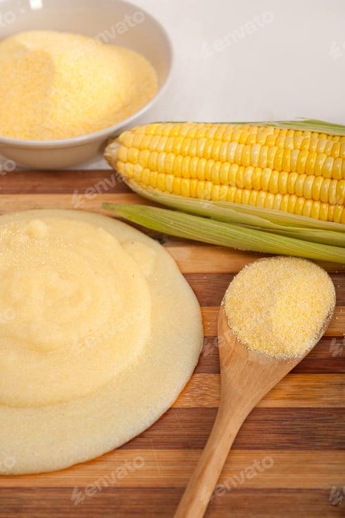 Preview: Polenta Traditional North Italy Corn Mais Flour Cream With Crop