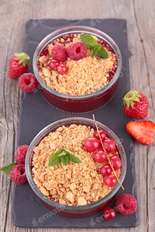 Preview: Berry Crumble