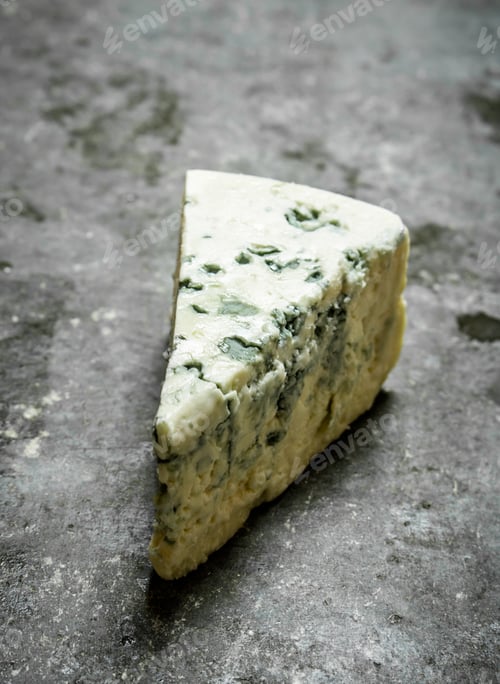 Vista previa: Italian Blue Cheese. On The Stone Table.