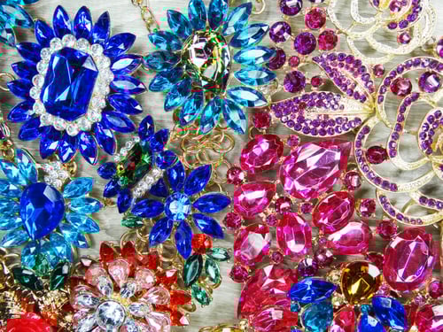 Preview: Jewelry Background Fashion Beads Necklace With Bright Crystals