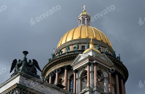 Preview: St. Isaac Cathedral At Cloud Day In Saint Petersburg, Russia.